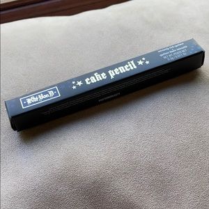 Kat Von D Cake Pencil eyeliner in Trooper Black